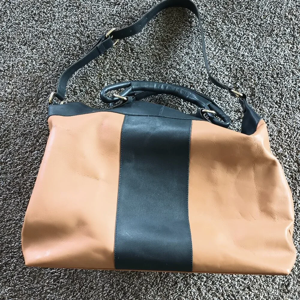 Mark & Graham Leather Weekender Bag - Picture 3 of 10
